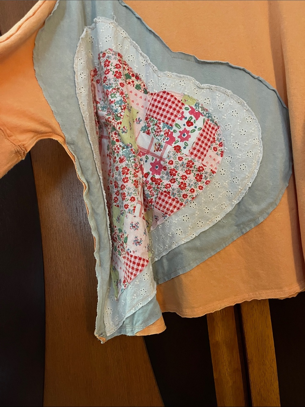 Easel Boho Patchwork Heart w/Eyelet & Blue Fabric Border + Banded 3/4 Sleeves - Picture 3 of 11
